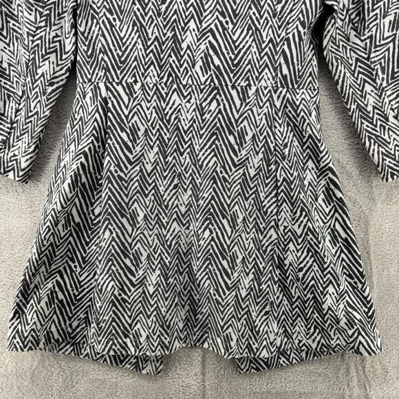 Cabi Jacket XS Gray Striped Zebra Zigzag Ponte Button Up Long 3/4 Sleeve Crew - Picture 8 of 16